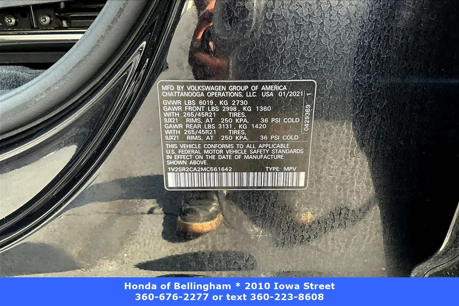 Used 2021 Deep Black Volkswagen 3.6L V6 SEL R-Line image 16