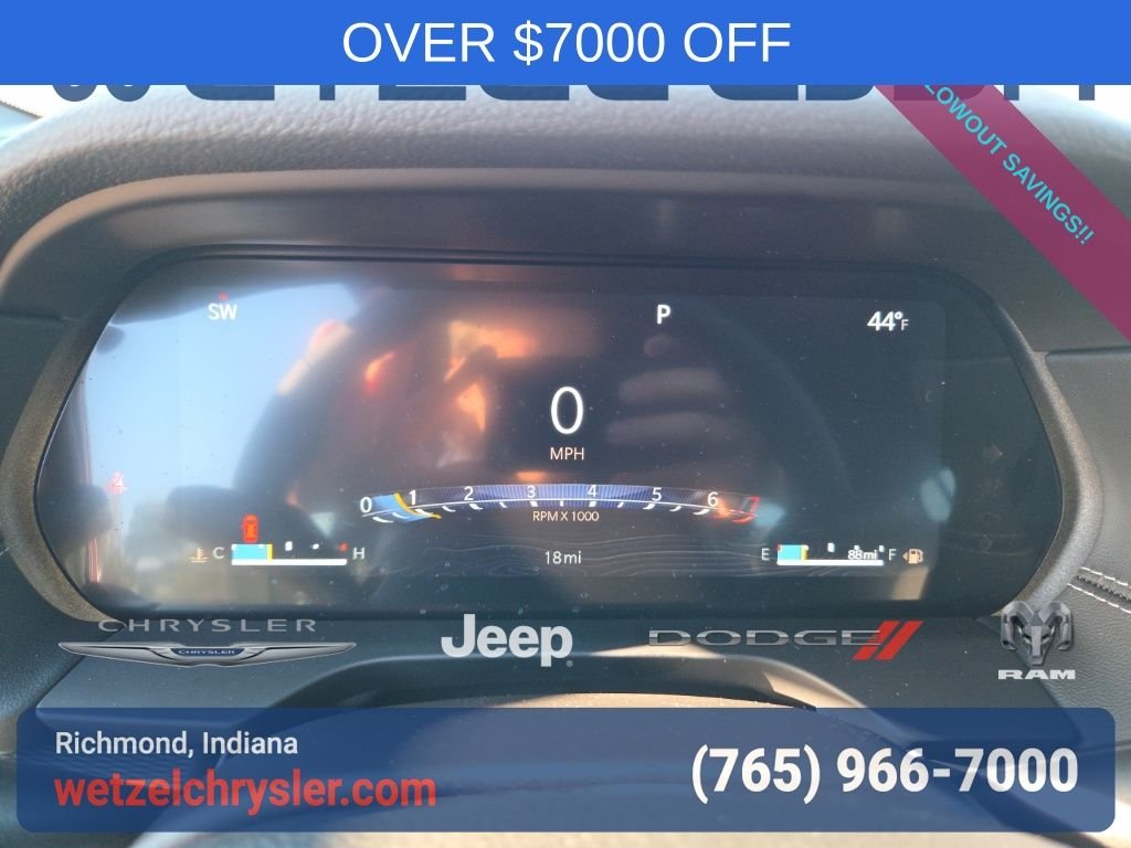 New 2025 Velvet Red Pearl-Coat Exterior Paint Jeep Laredo image 17