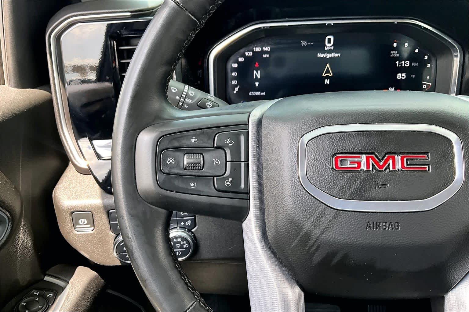 Used 2025 Summit White GMC SLT image 24