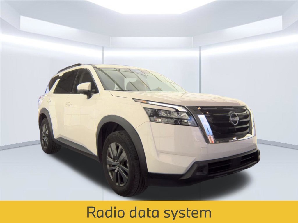 Used 2025 White Nissan SV image 4