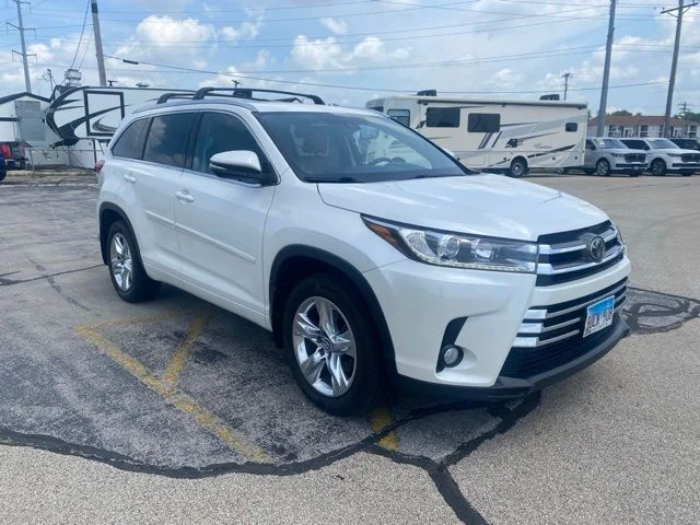 Used 2018 Blizzard Pearl Toyota Limited image 3