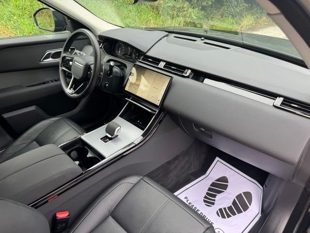 Used 2024 Santorini Black Metallic Land Rover S image 19