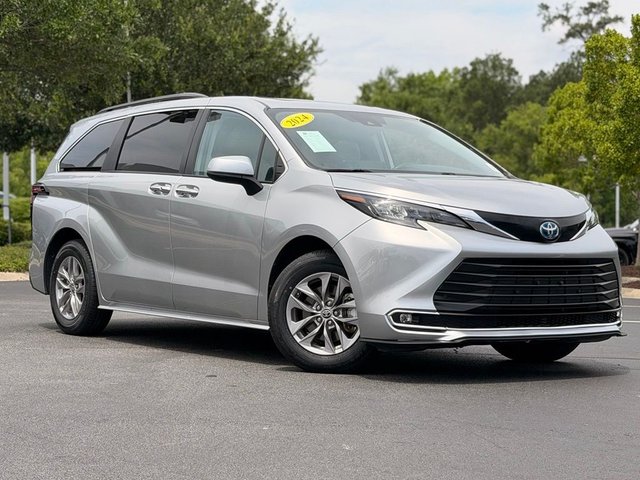 2024 Toyota Sienna XLE