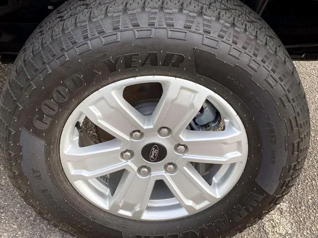 Used 2025 White Ford XL image 29