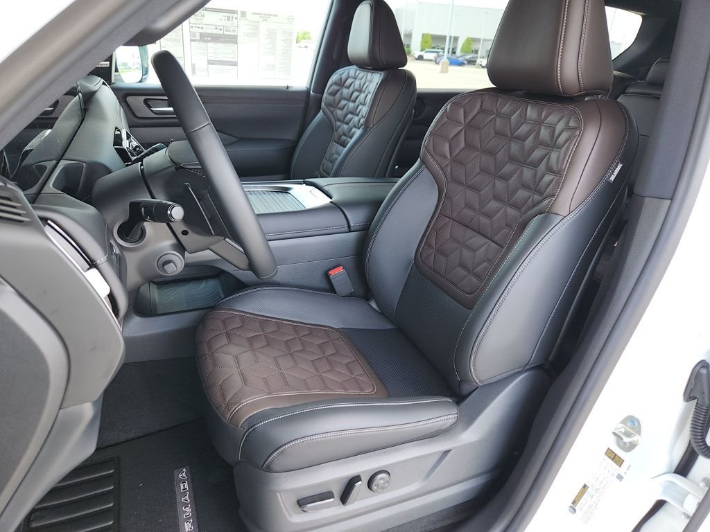 New 2026 Aspen White TriCoat Nissan Platinum image 8