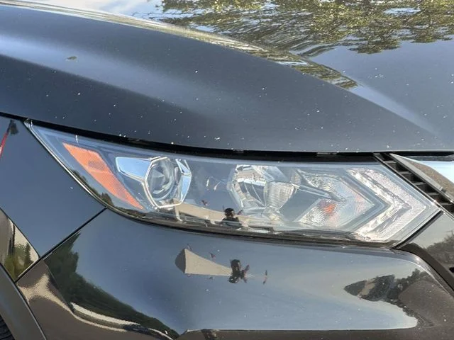 Used 2021 Magnetic Black Pearl Nissan SV image 9