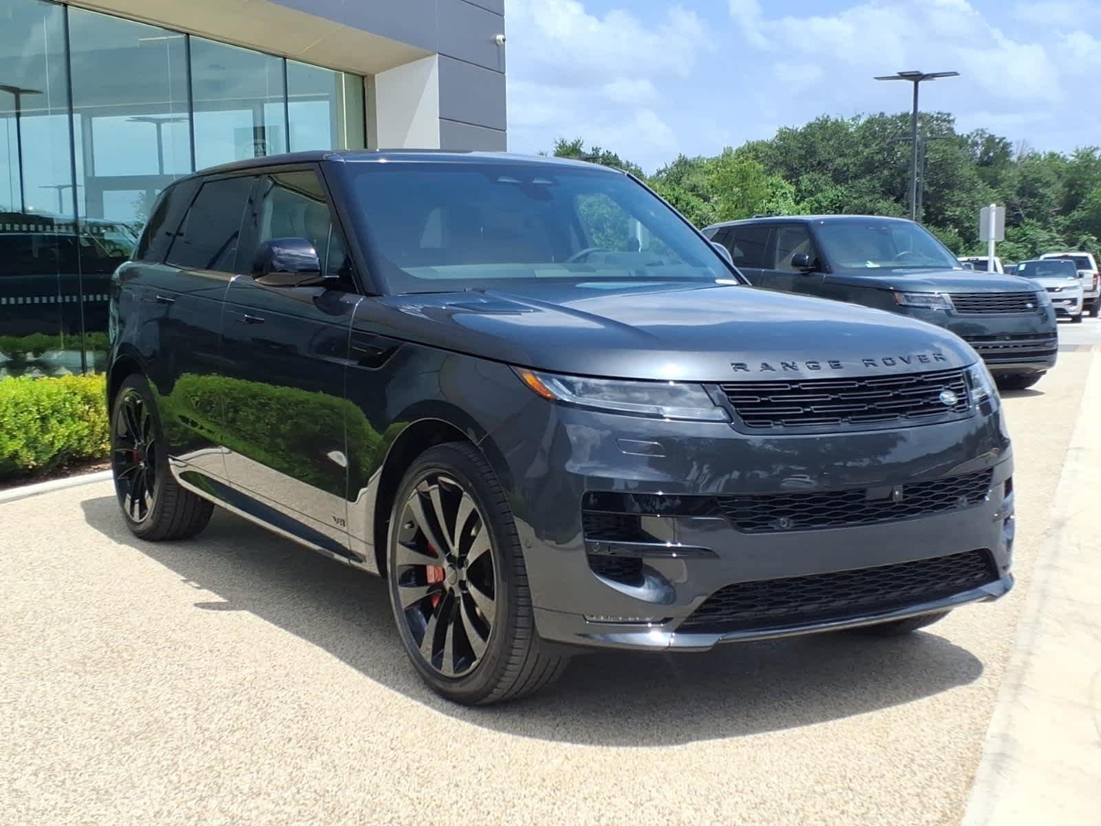 New 2026 Carpathian Grey LAND ROVER Dynamic SE image 2