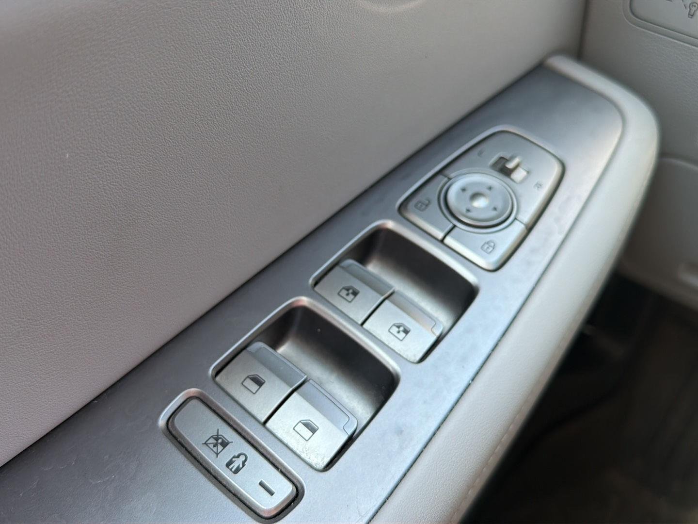 Used 2023 Typhoon Silver Hyundai SEL image 17