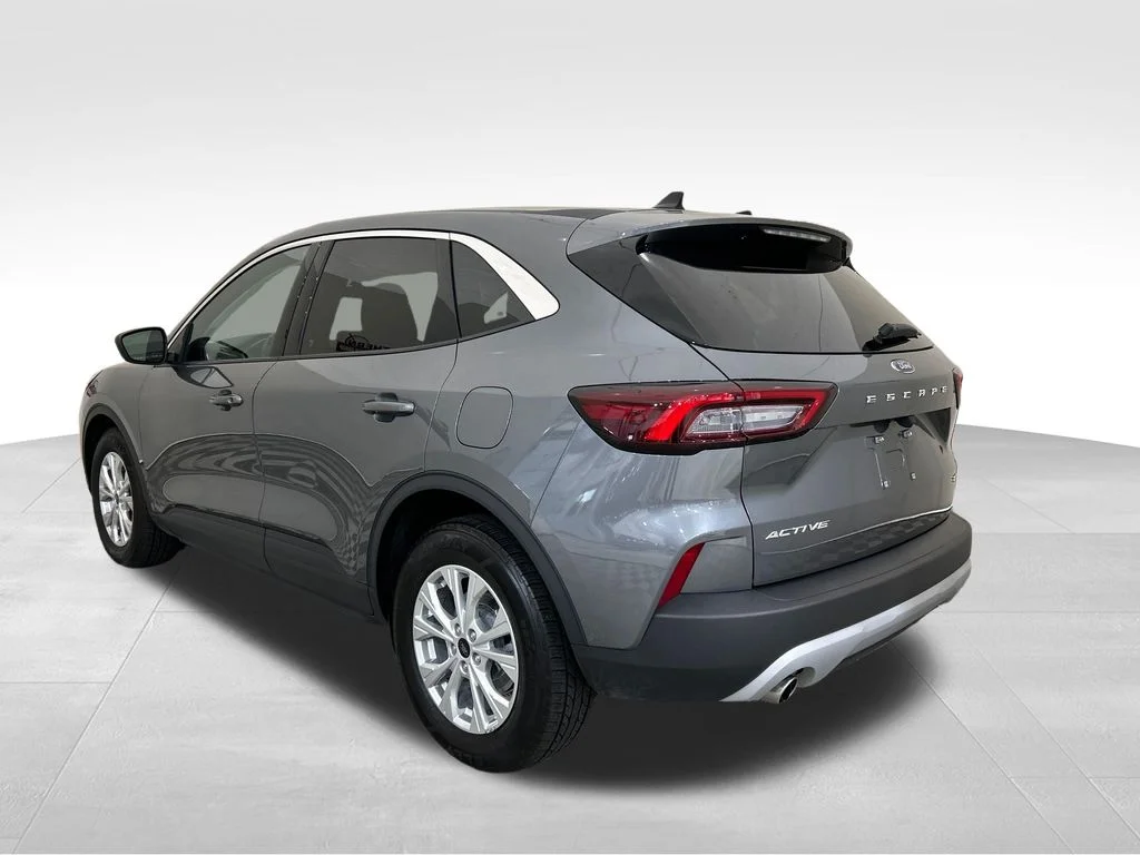 Used 2023 Gray Ford Active image 3