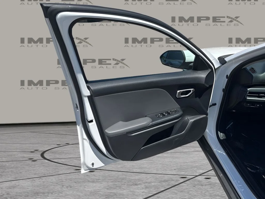 Used 2025 White Kia LXS image 22