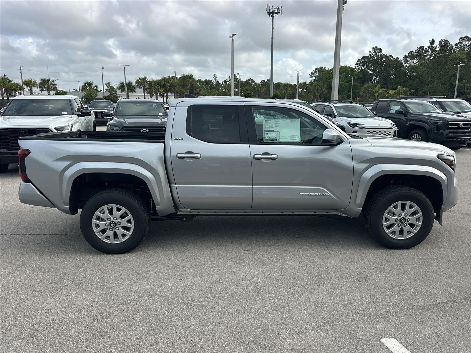 View vehicle photo 4