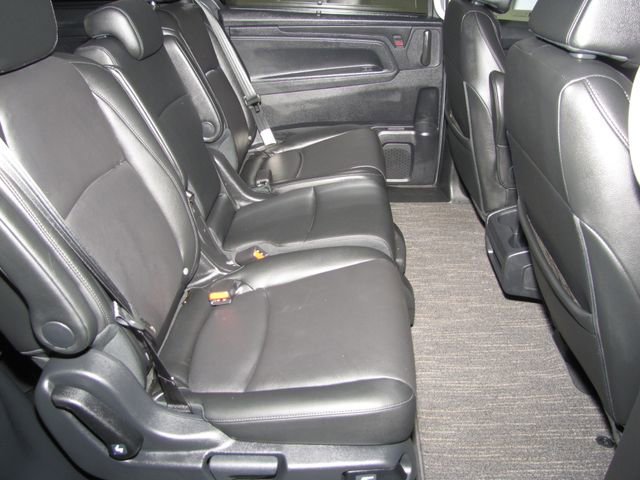 Certified Used 2025 Solar Silver Metallic Honda EX-L image 17