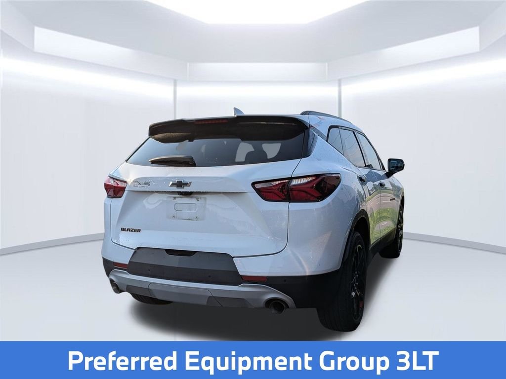 Used 2021 White Chevrolet LT image 3