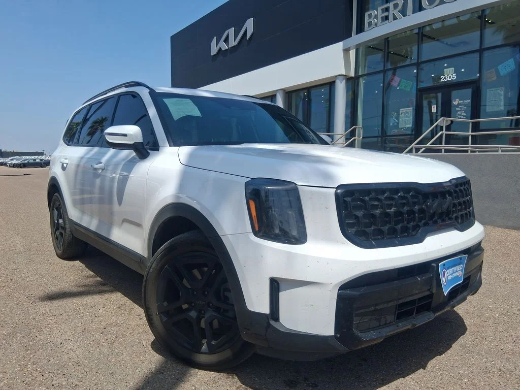 Used 2025 White Kia EX X-Line image 1