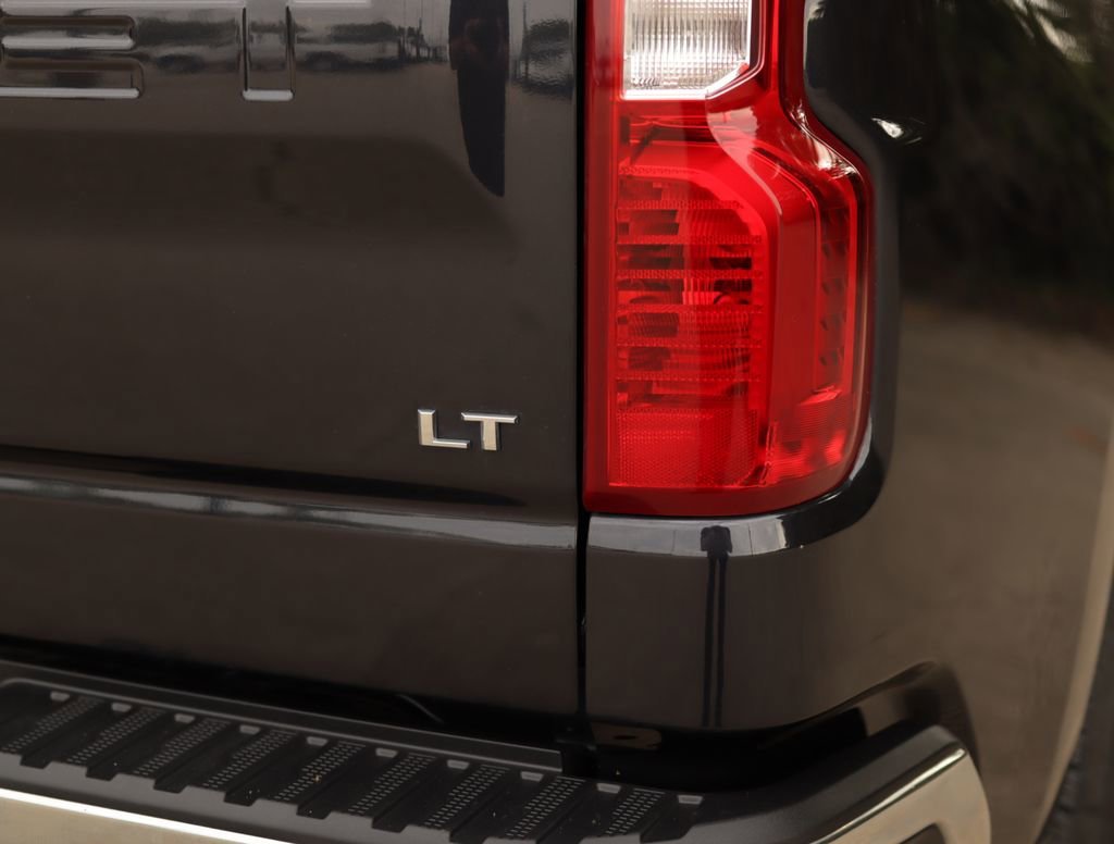 Used 2024 Dark Ash Metallic Chevrolet LT (2FL) image 33