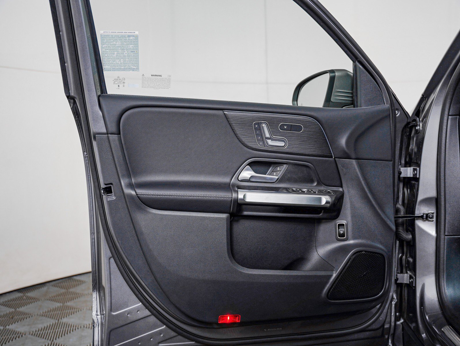New 2026 Mountain Grey Metallic Mercedes-Benz GLB 250 image 21