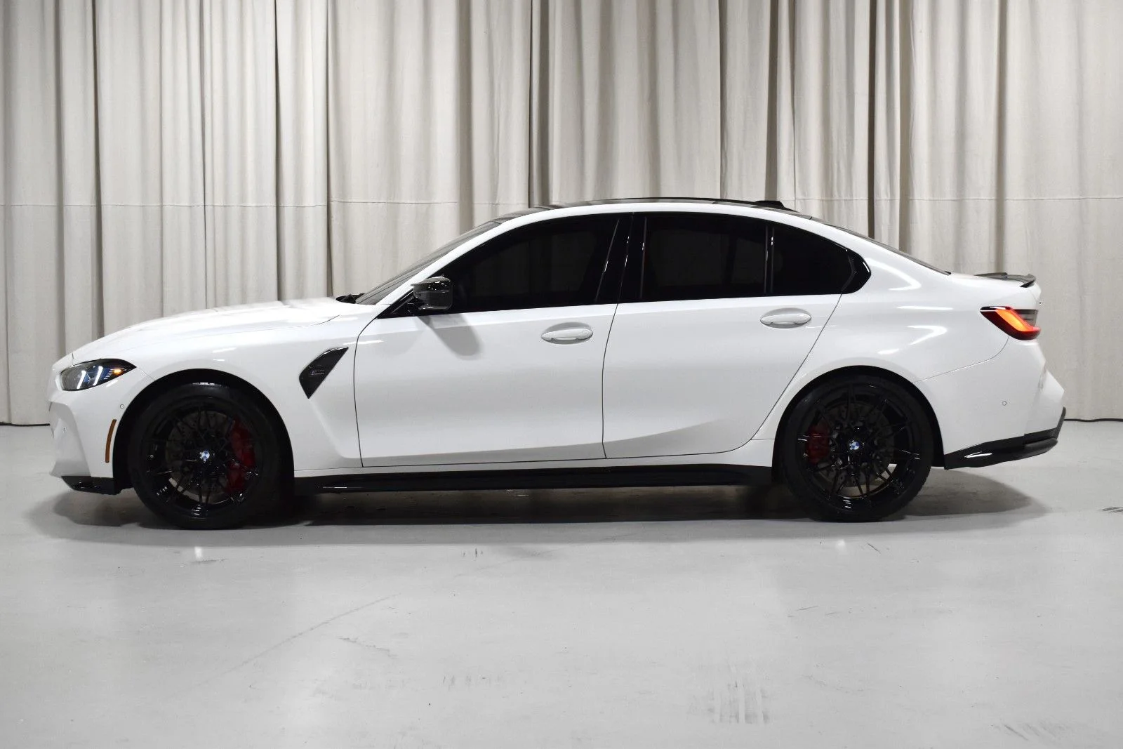 Used 2026 White BMW  image 8