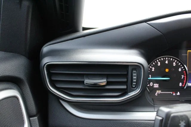 Used 2020 Black Ford XLT image 9