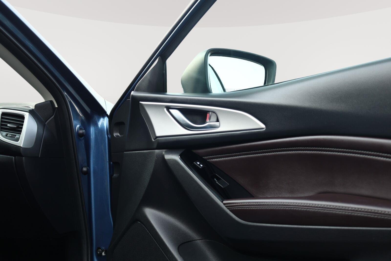 Used 2018 Eternal Blue Mica Mazda Touring image 20