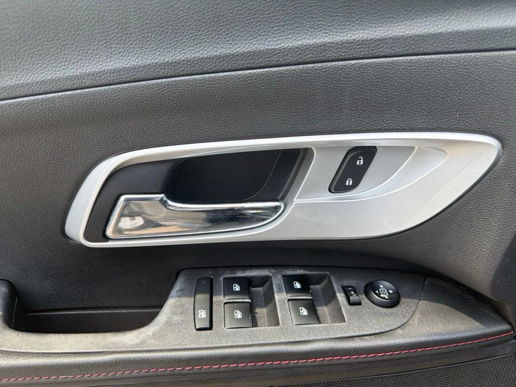 Used 2013 Black Chevrolet LT image 17