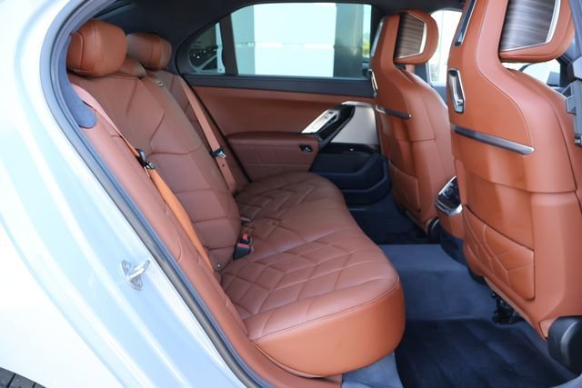 Used 2024  BMW 760i xDrive image 21
