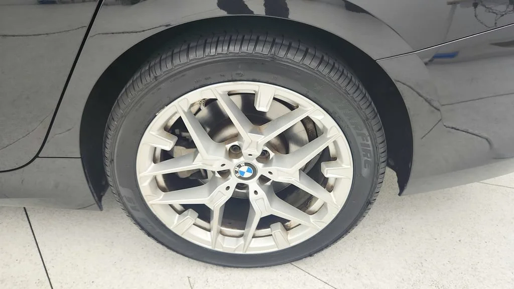 2025 BMW 3 Series 330i - Photo 26