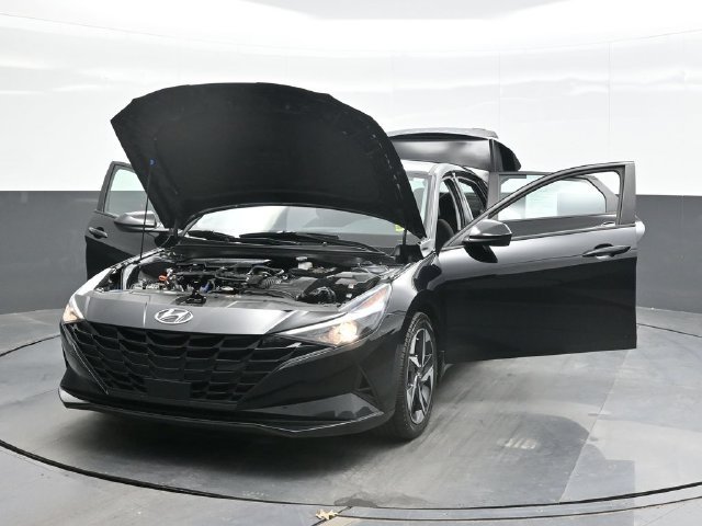 Used 2023 Black Hyundai SEL image 30
