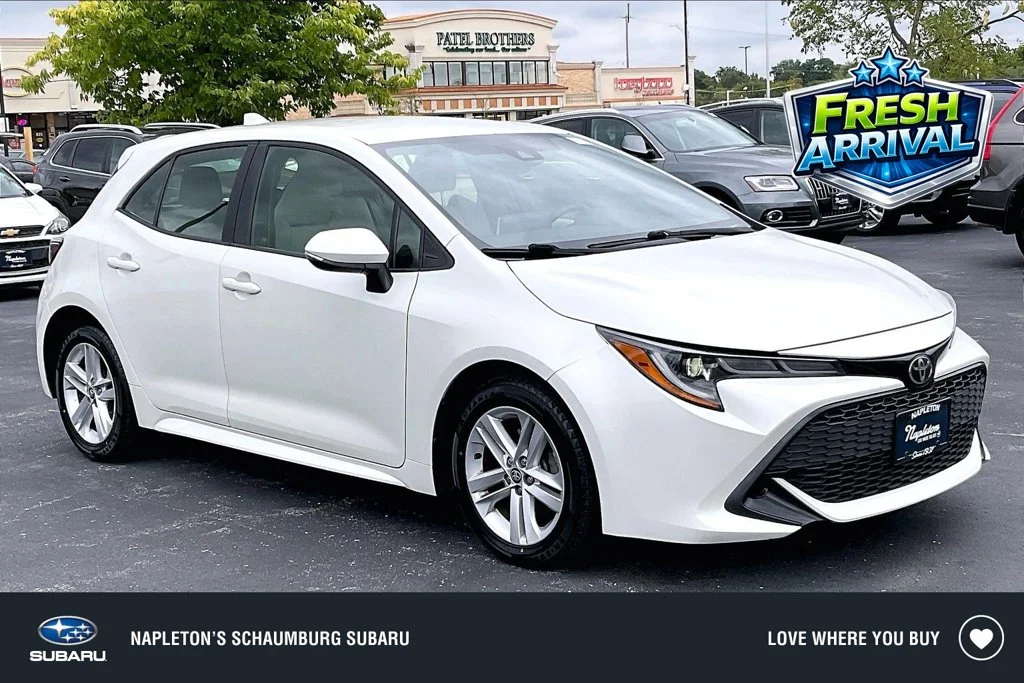 Used 2019 White Toyota SE image 1