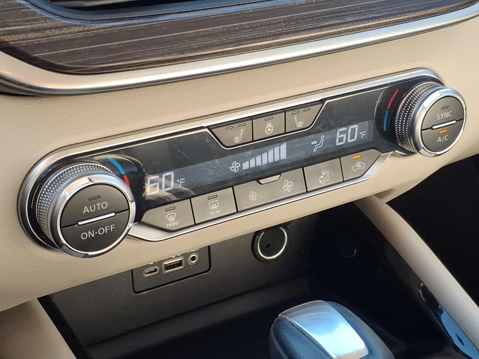 Used 2020 Pearl White Tricoat Nissan 2.0 Platinum image 27