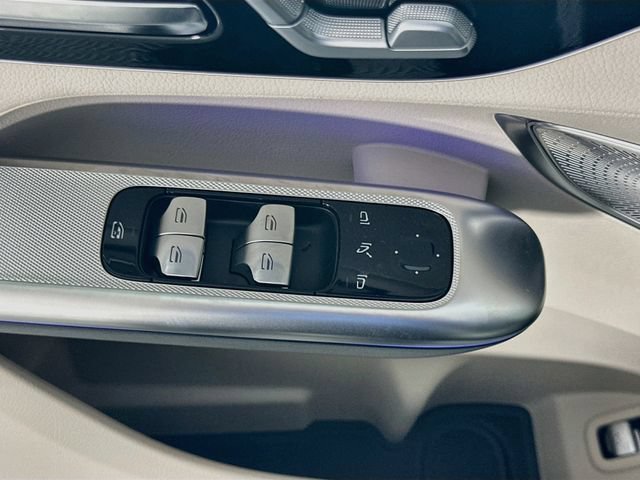 New 2027 Polar White Mercedes-Benz GLC 300 image 49
