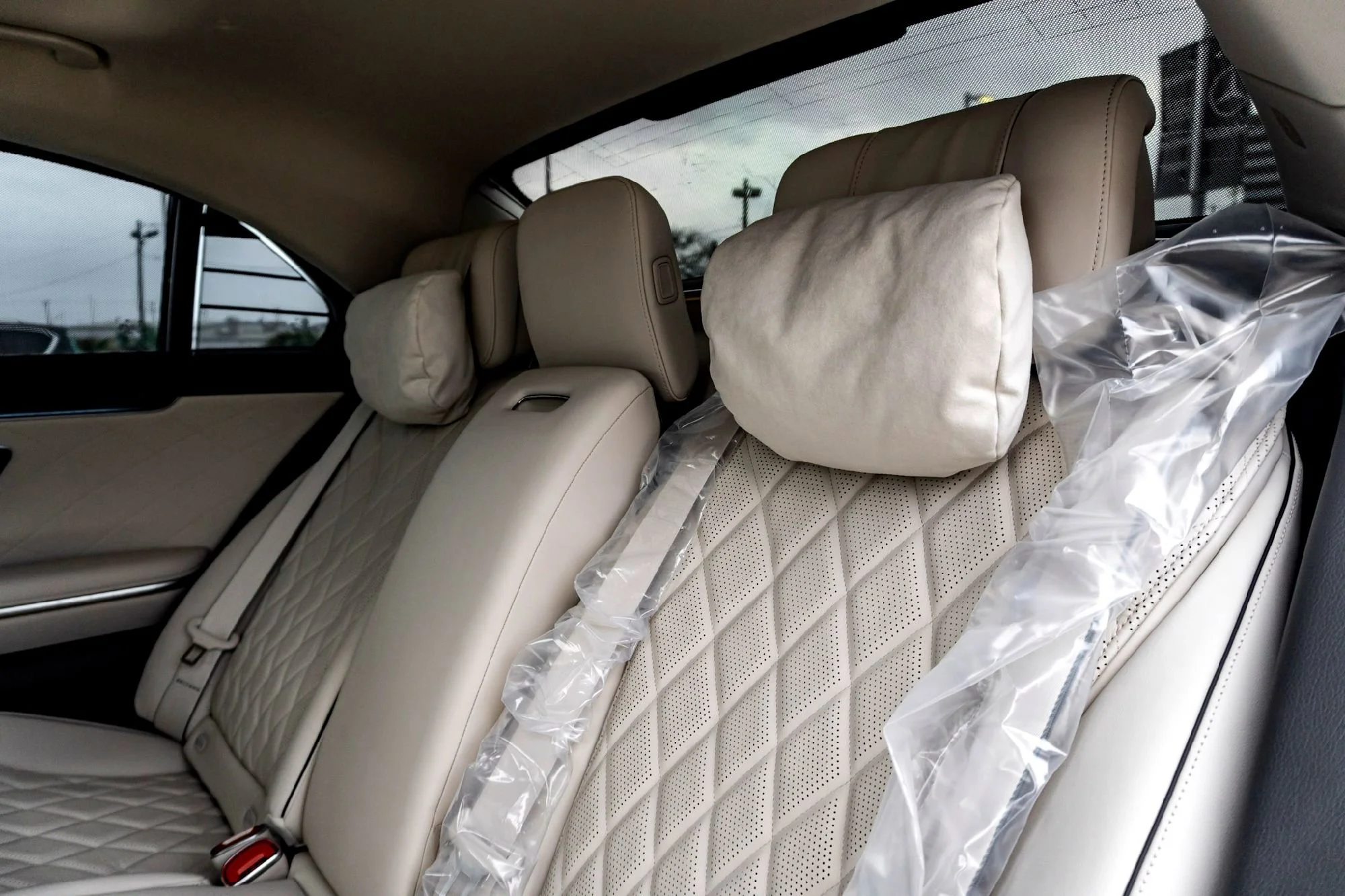 New 2026 White Mercedes-Benz S 580 image 19