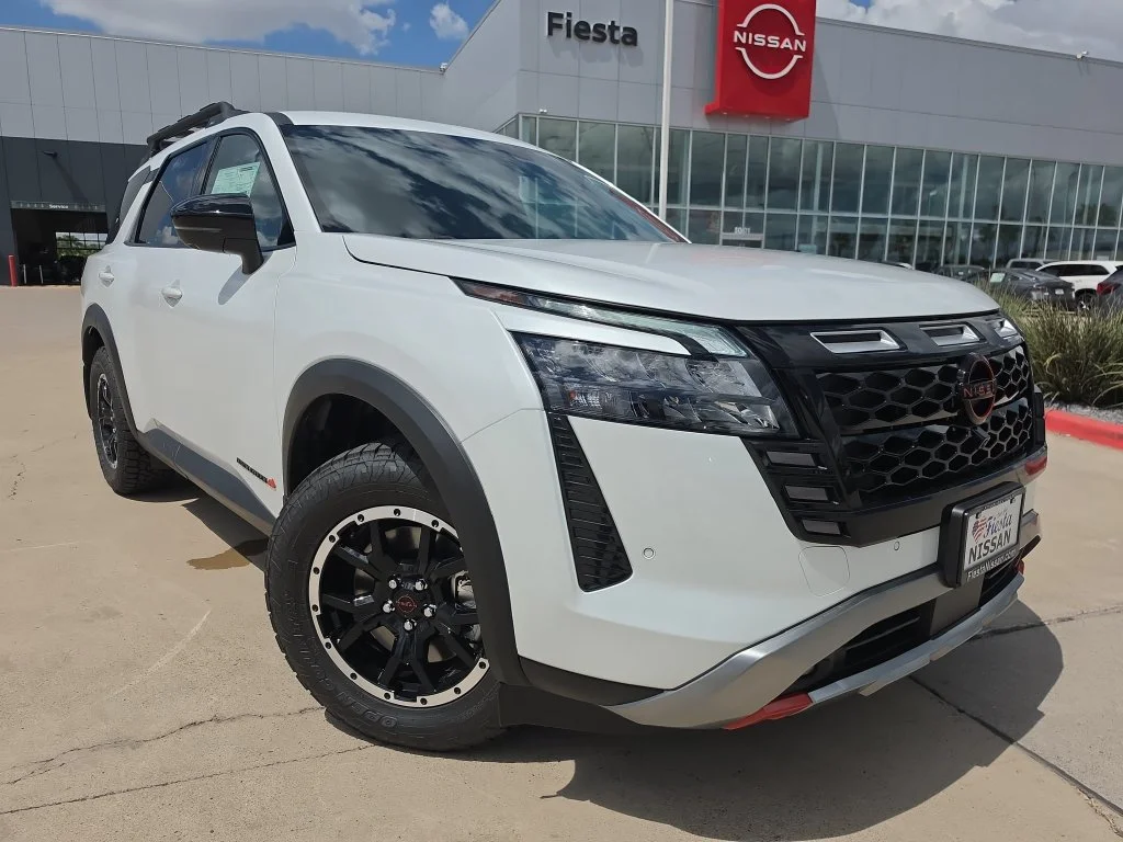 New 2026 Everest White Pearl TriCoat Nissan Rock Creek® image 1