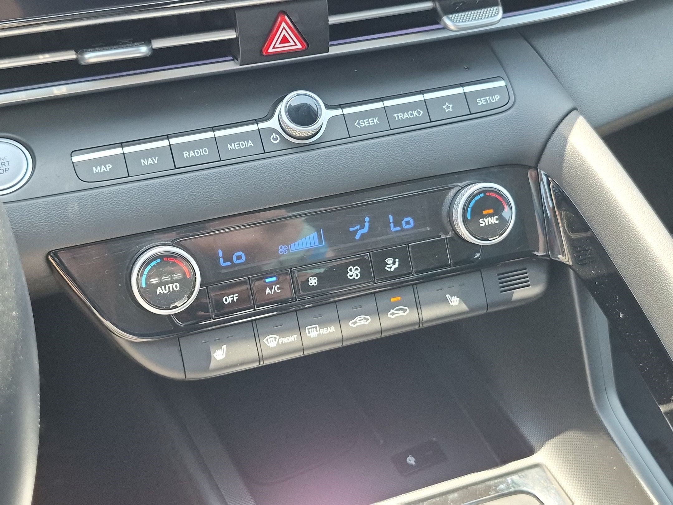 2025 Hyundai Elantra SEL - Photo 26