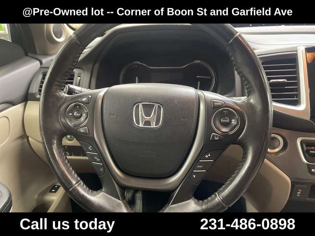 Used 2018 Red Honda EX-L image 19