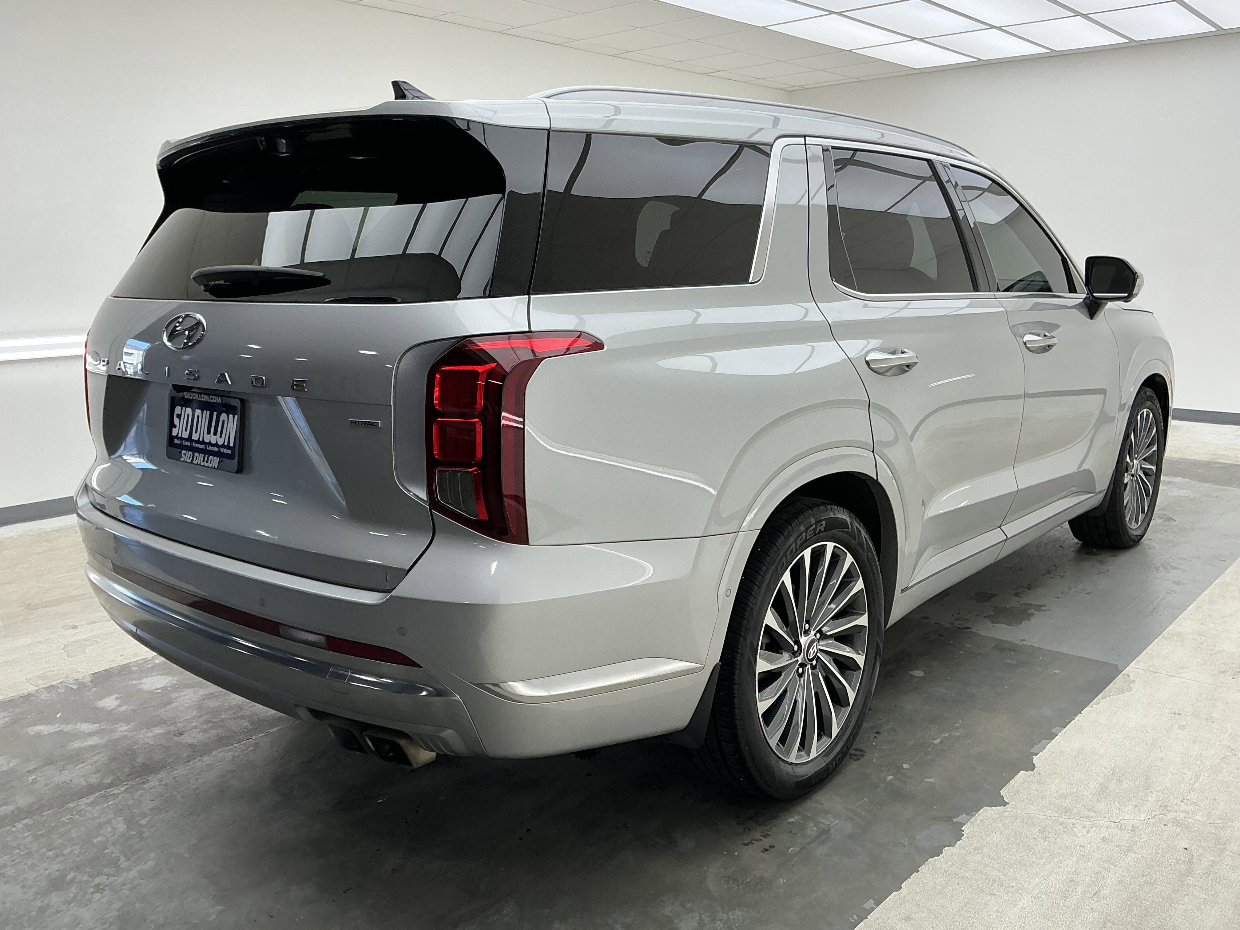 Certified Used 2023 Typhoon Silver Hyundai Calligraphy image 4