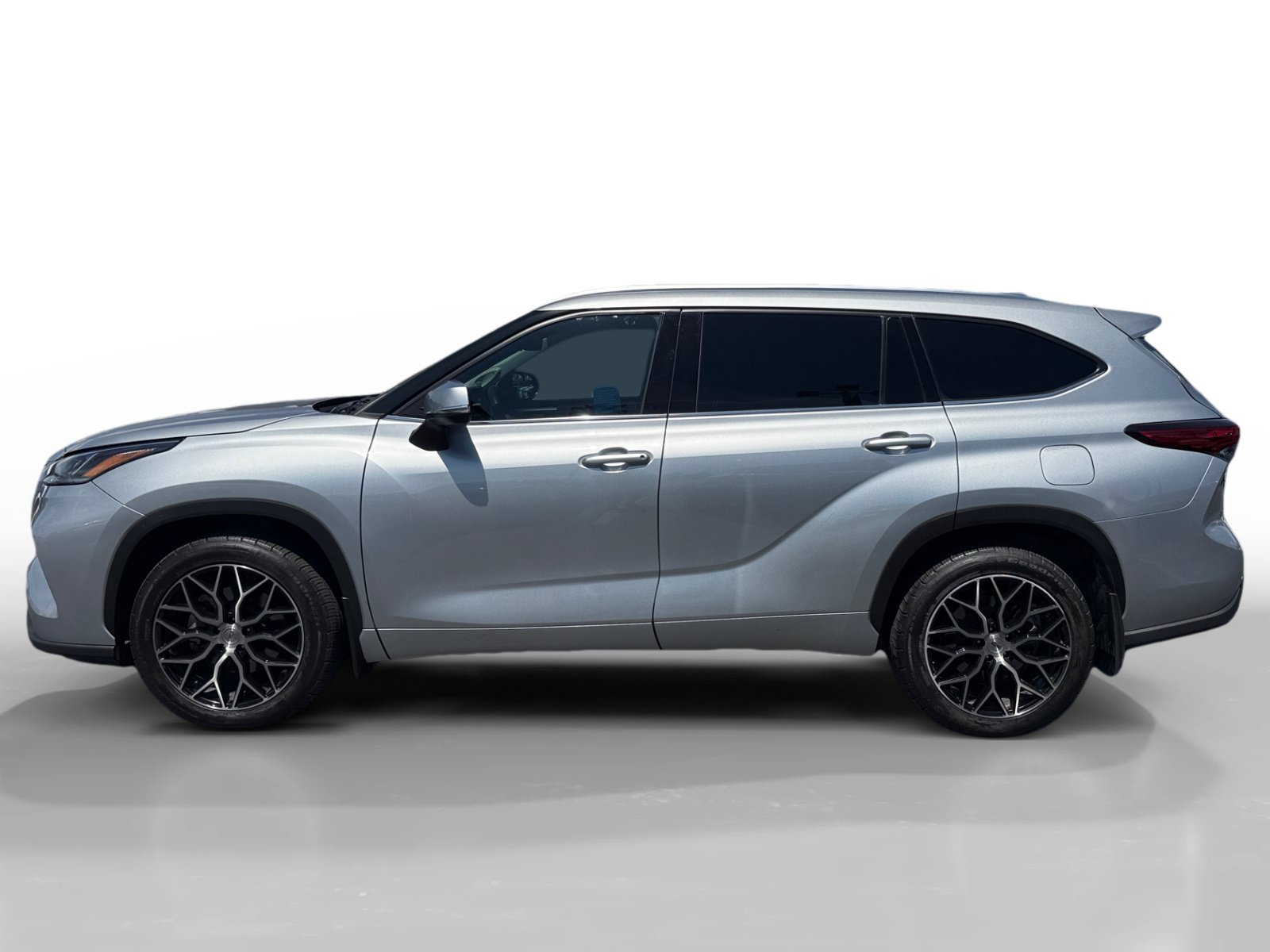 Used 2021 Celestial Silver Metallic Toyota Platinum image 2