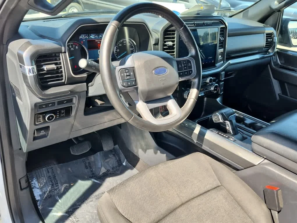Certified Used 2023 Oxford White Ford XLT image 11