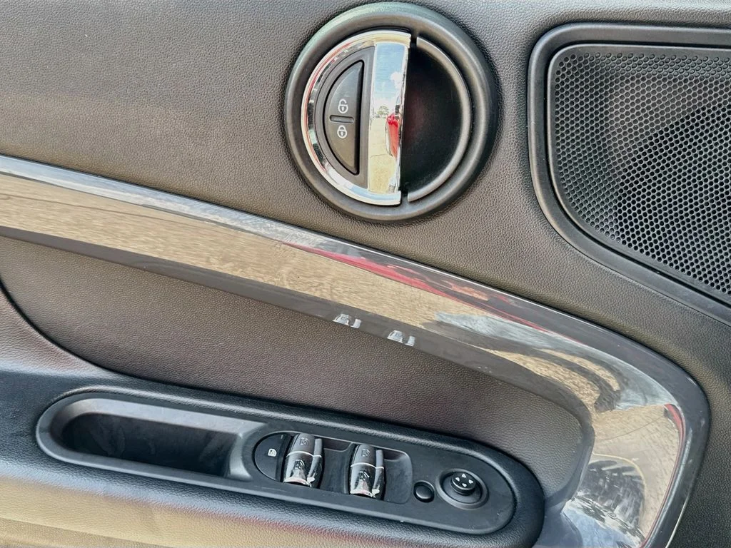 Used 2019 Red MINI Signature image 22
