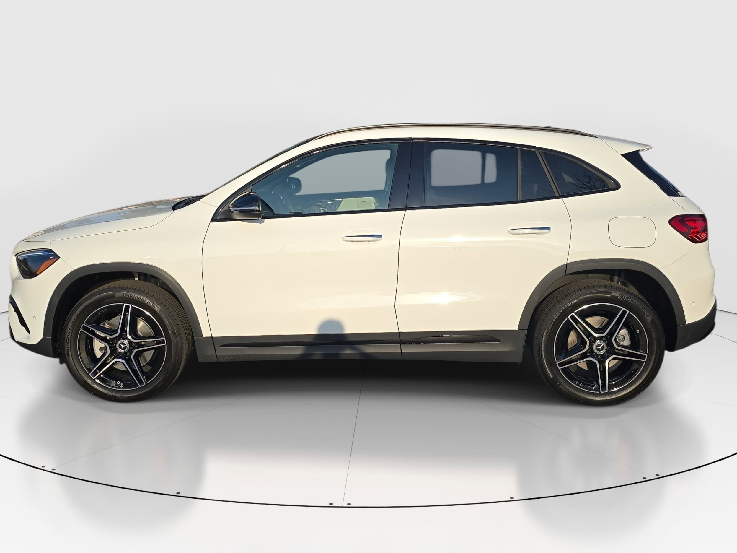 New 2026 Polar White Mercedes-Benz GLA250 image 8