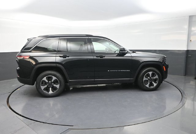 Used 2024 Black Jeep 4xe image 9