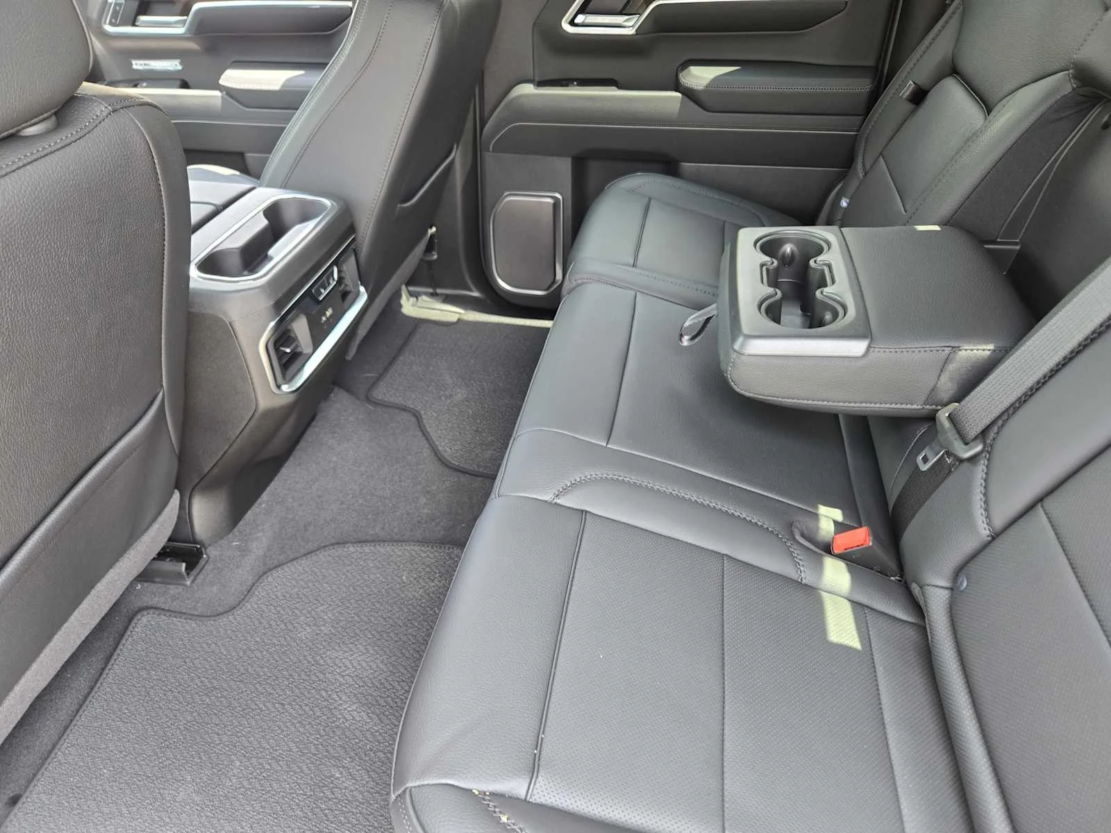 2026 GMC Sierra 1500 Denali - Photo 18