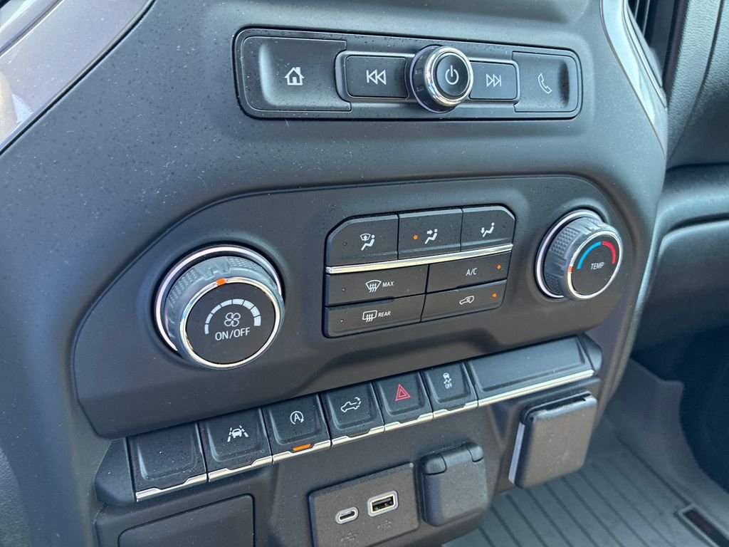 Used 2022 Blue Chevrolet Custom image 15