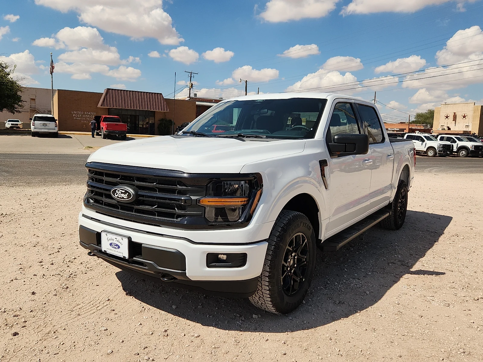 New 2026 Oxford White Ford XLT image 3
