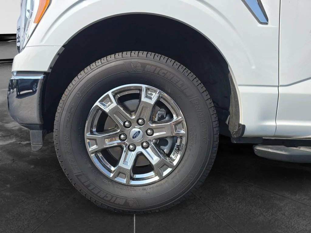 Used 2023 Oxford White Ford XLT image 13