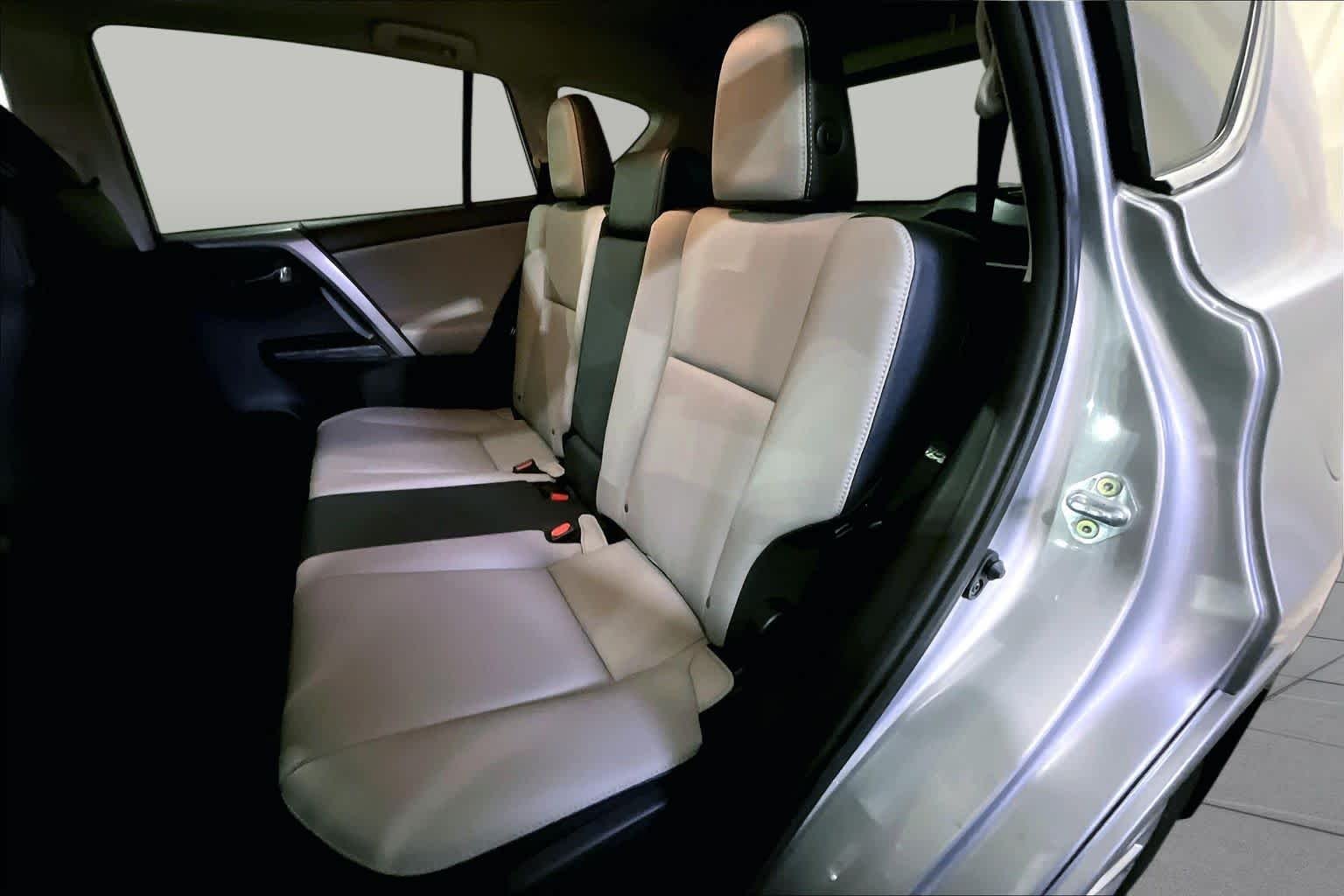 Used 2017 Silver Sky Metallic Toyota Platinum image 20