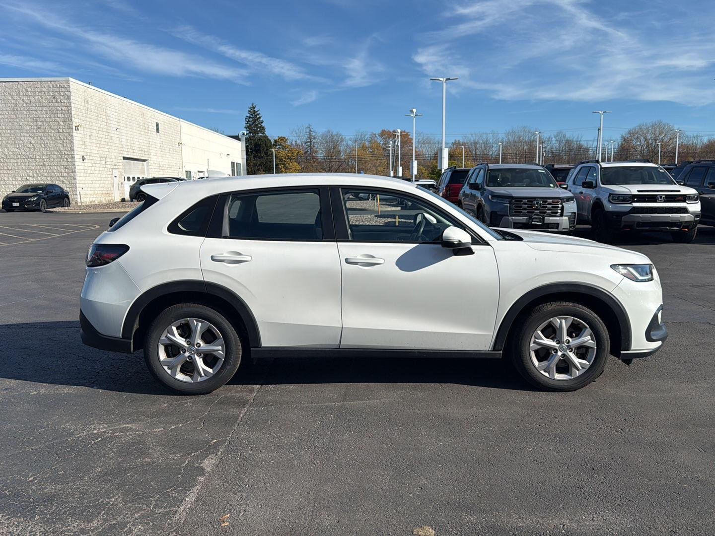 Used 2024 Platinum White Pearl Honda LX image 5