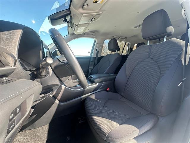 2024 Toyota Highlander LE - Photo 42