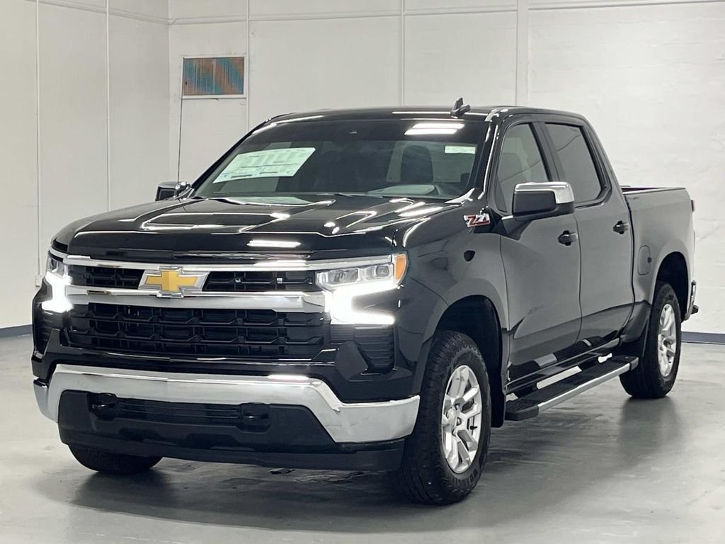 2026 Chevrolet Silverado 1500 LT - Photo 4
