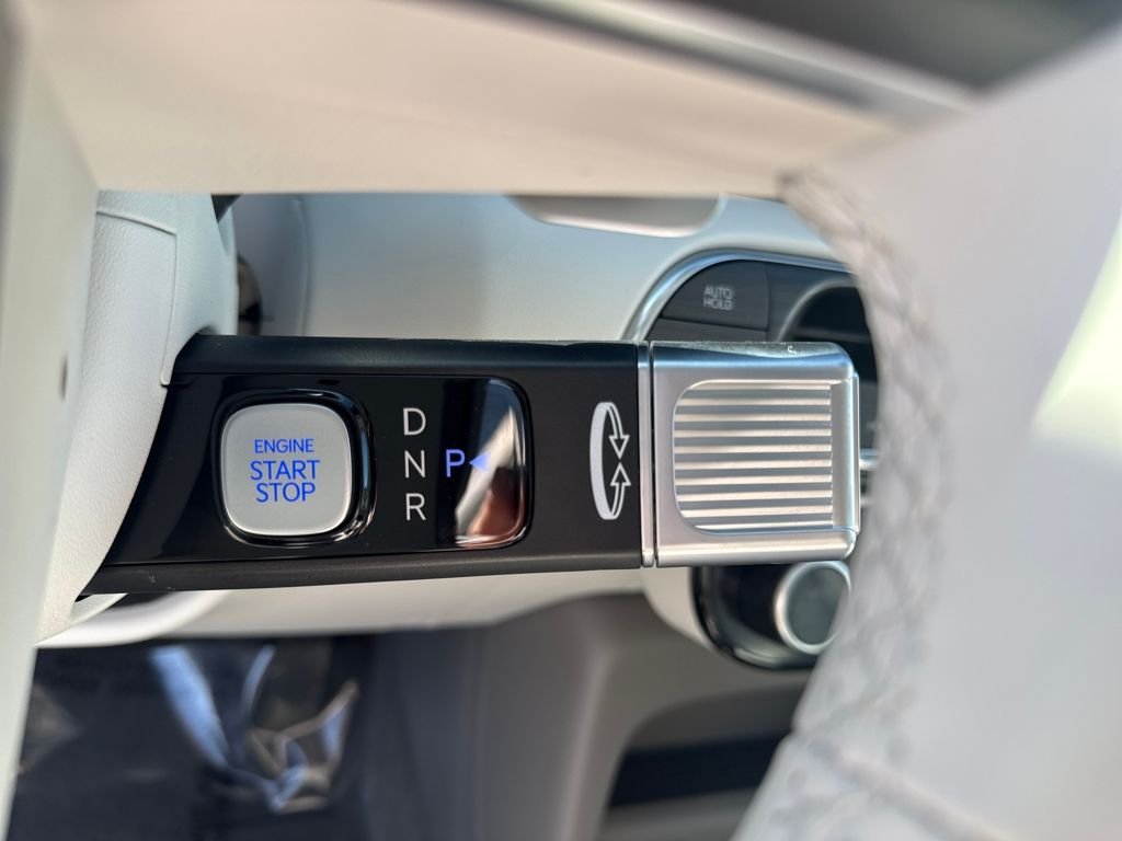 New 2026 Silver Hyundai SEL Premium image 23
