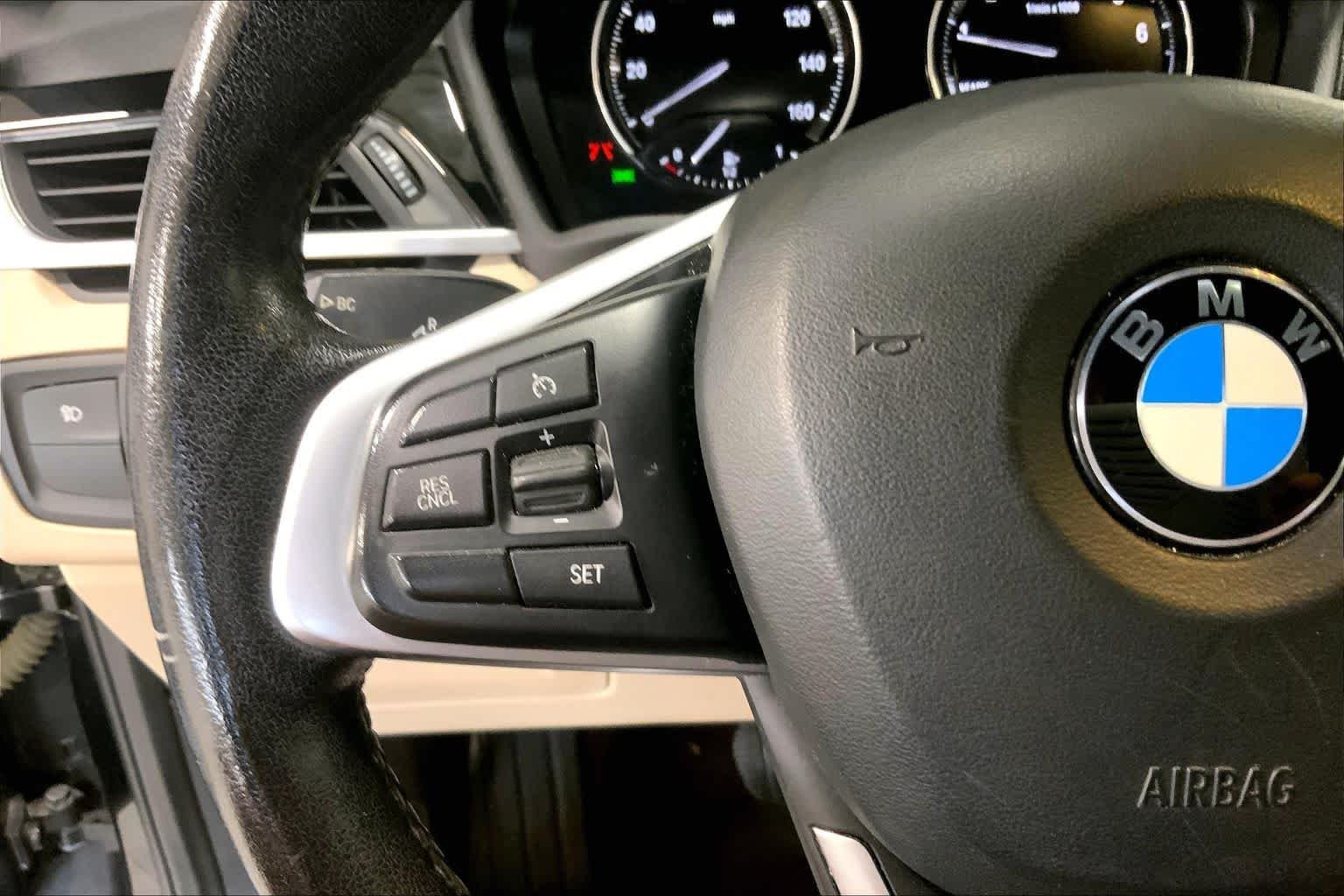 Used 2022 Jet Black BMW sDrive28i image 24